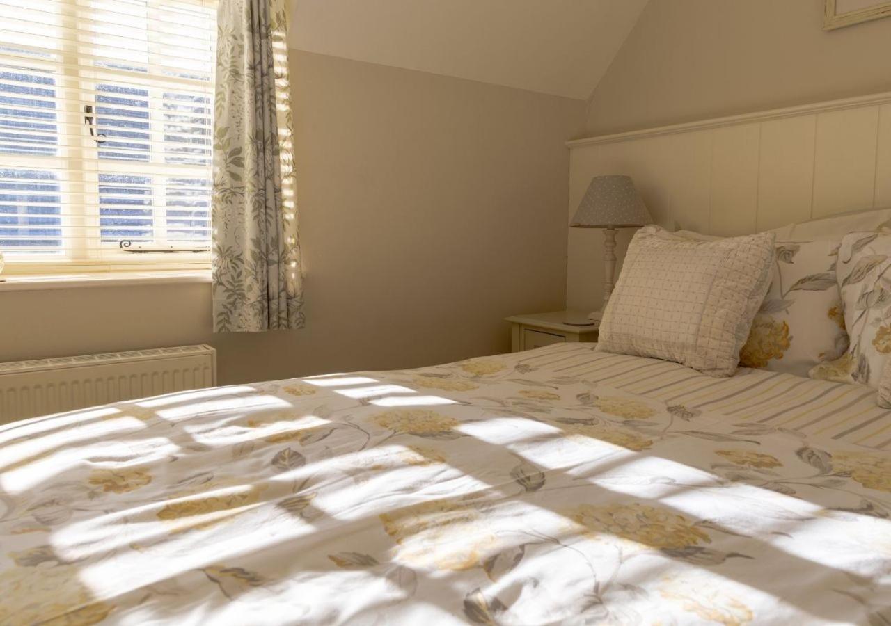 Jasmine Cottage - 2 Bedroom In Heart Of Bourton! Екстериор снимка