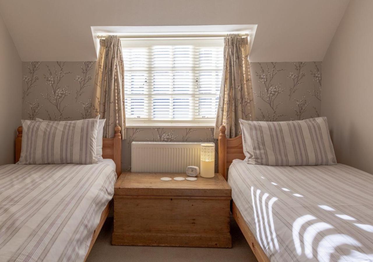 Jasmine Cottage - 2 Bedroom In Heart Of Bourton! Екстериор снимка