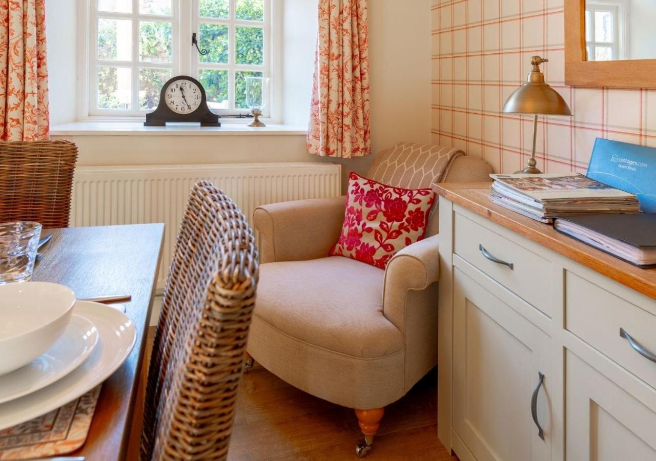 Jasmine Cottage - 2 Bedroom In Heart Of Bourton! Екстериор снимка