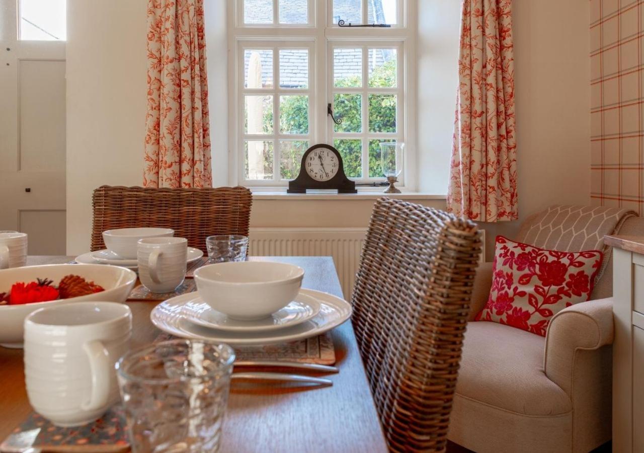 Jasmine Cottage - 2 Bedroom In Heart Of Bourton! Екстериор снимка