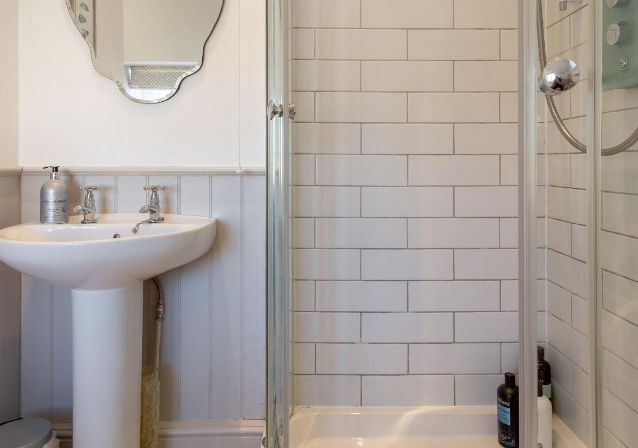 Jasmine Cottage - 2 Bedroom In Heart Of Bourton! Екстериор снимка